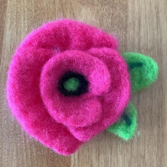 Floral Artisan Broaches - Picture 7 of 9